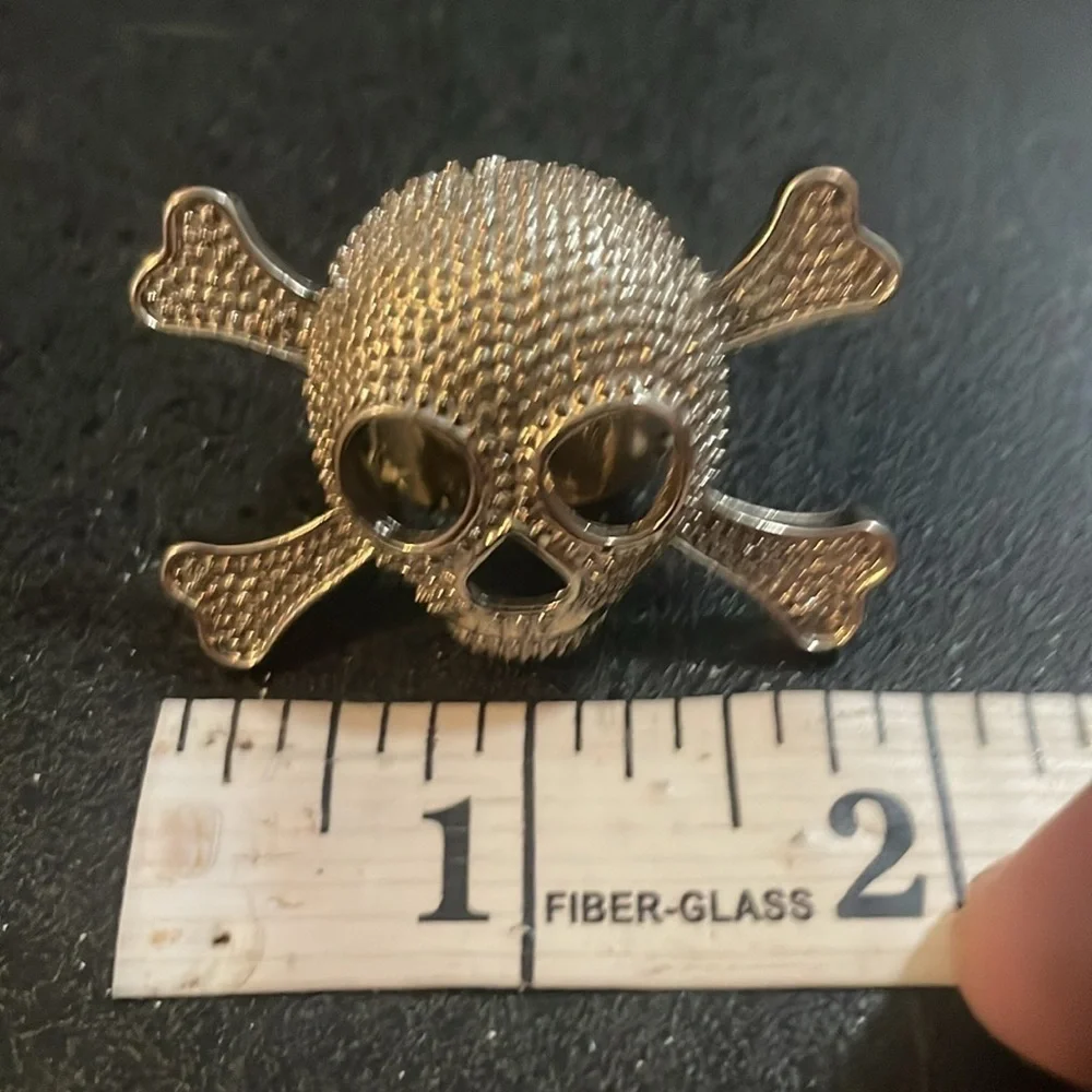 Metal skull and crossbones ring elastic stretch band